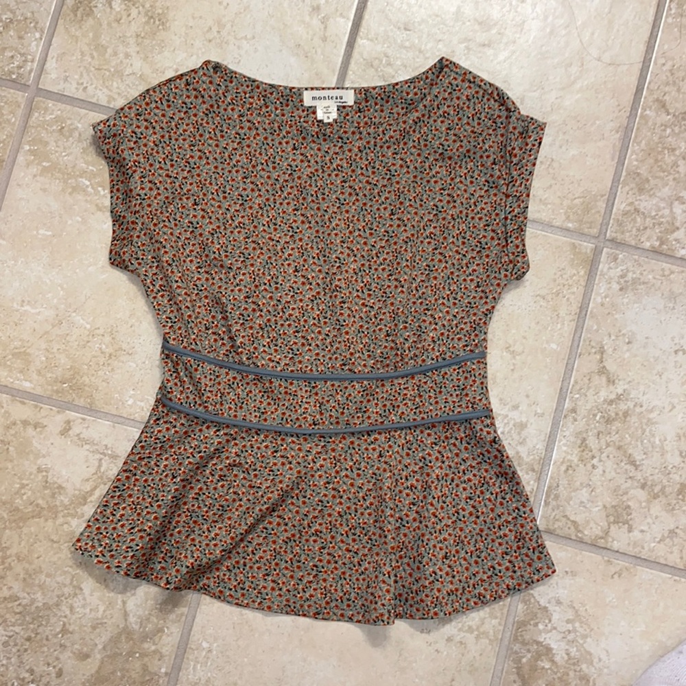 Women’s floral top